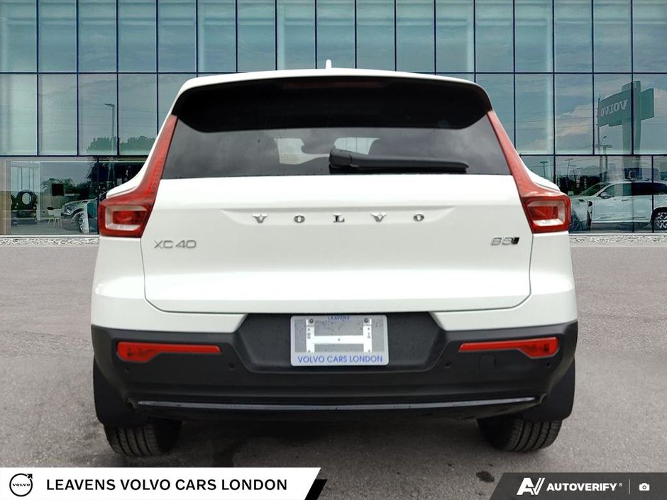 2026 Volvo XC40 PLUS DARK THEME-4