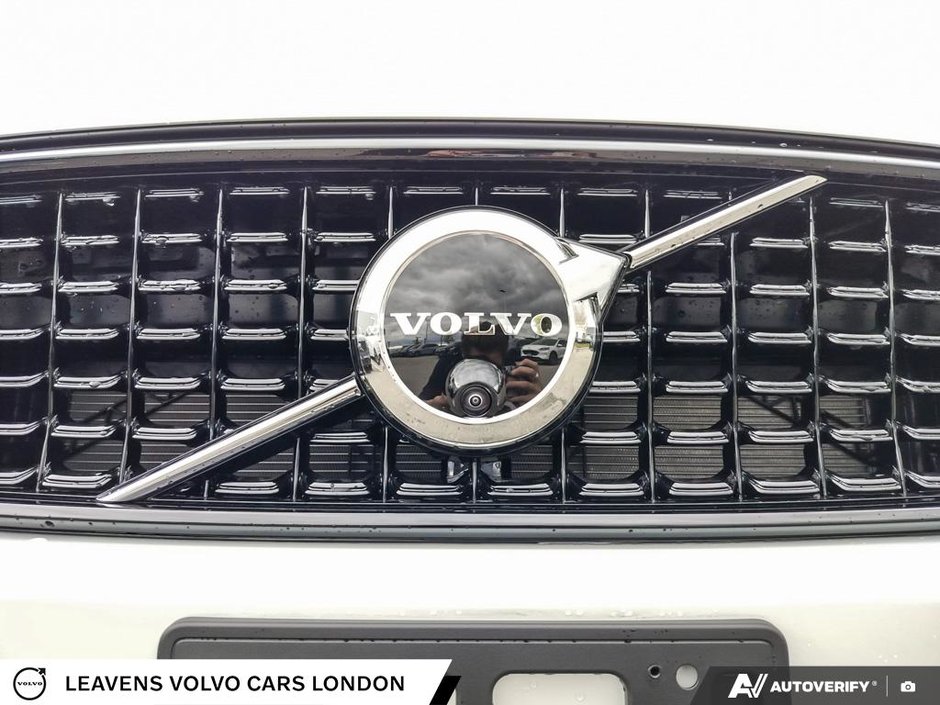 2026 Volvo XC40 PLUS DARK THEME-8