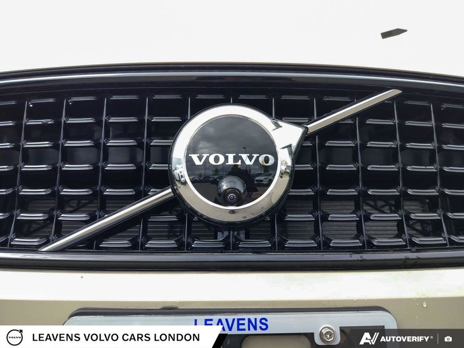 2026 Volvo XC40 PLUS DARK THEME-8