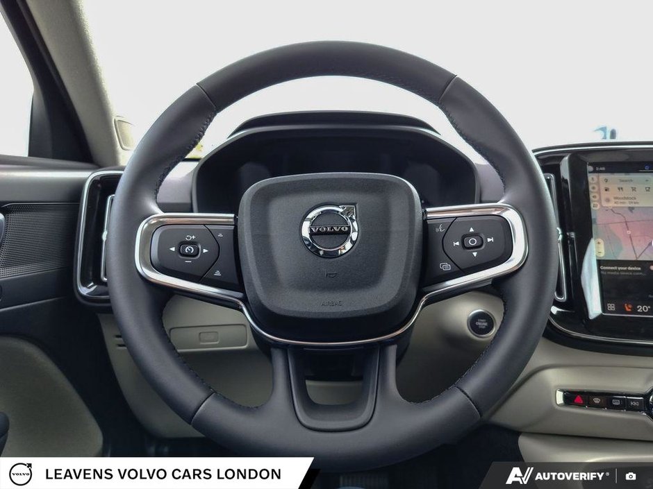 2026 Volvo XC40 PLUS DARK THEME-13