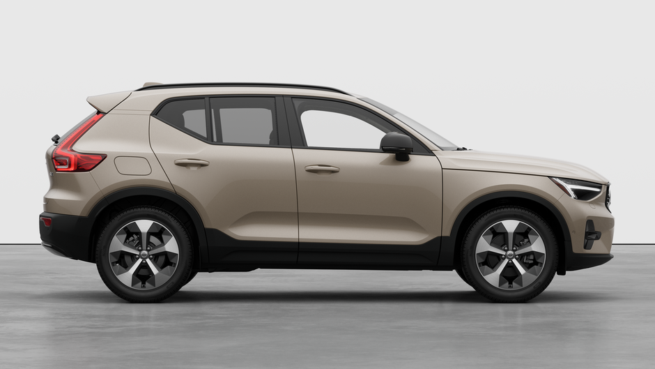 2026 Volvo XC40 PLUS DARK THEME-6