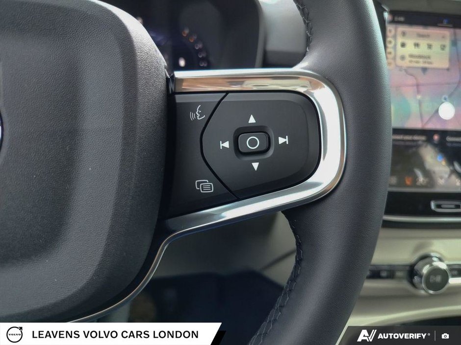 2026 Volvo XC40 PLUS DARK THEME-15