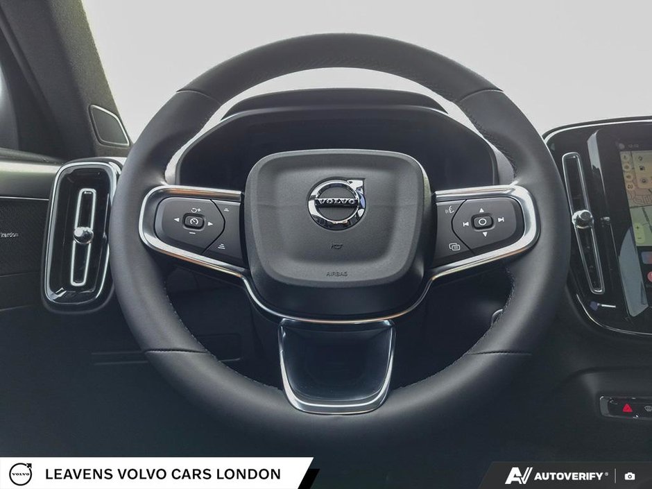 2026 Volvo XC40 ULTRA BLACK EDITION-13