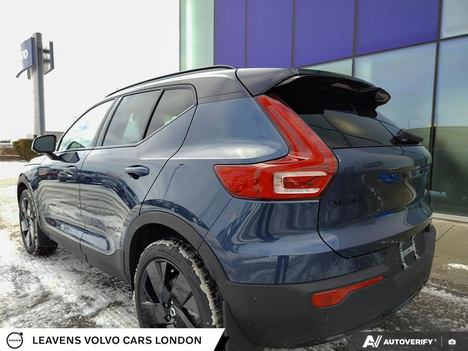 2026 Volvo XC40 ULTRA BLACK EDITION-11
