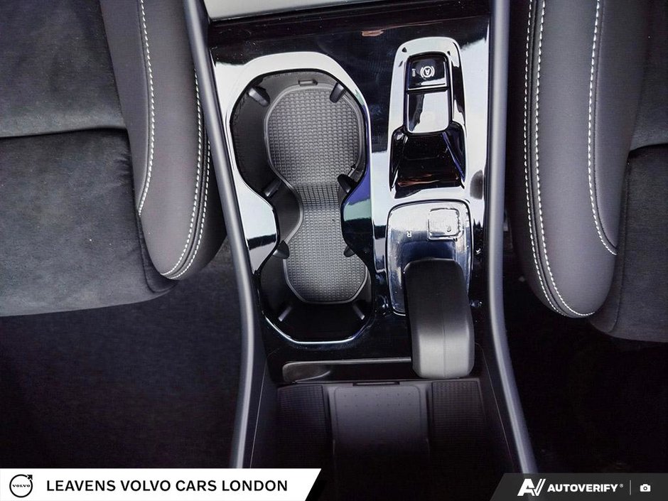 2026 Volvo XC40 ULTRA BLACK EDITION-23