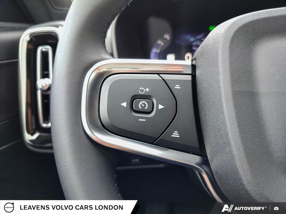 2026 Volvo XC40 ULTRA BLACK EDITION-15