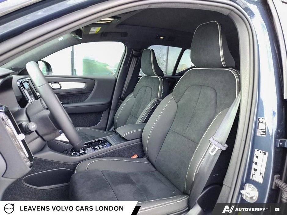 2026 Volvo XC40 ULTRA BLACK EDITION-25