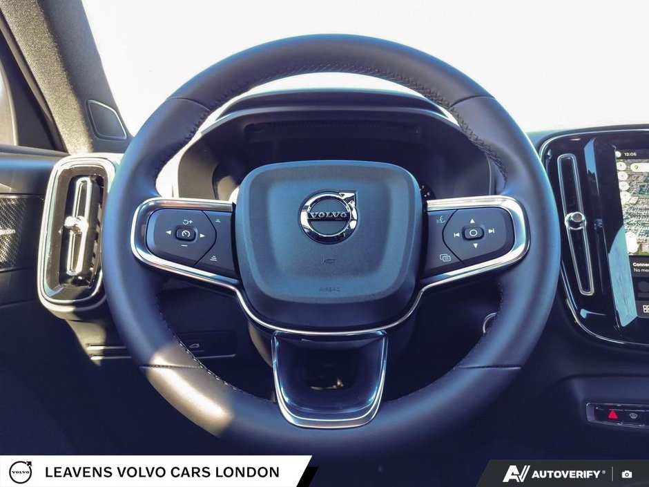 2026 Volvo XC40 ULTRA BLACK EDITION-13