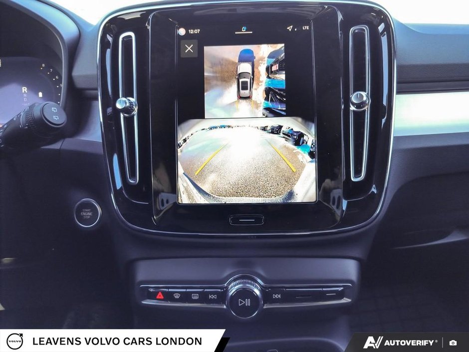 2026 Volvo XC40 ULTRA BLACK EDITION-18