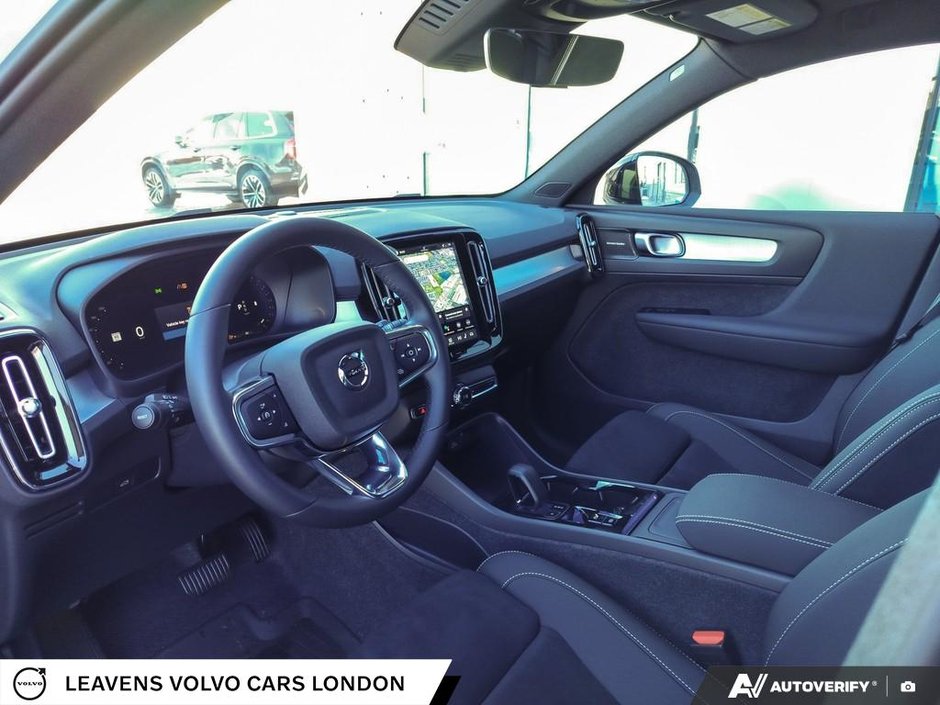 2026 Volvo XC40 ULTRA BLACK EDITION-12