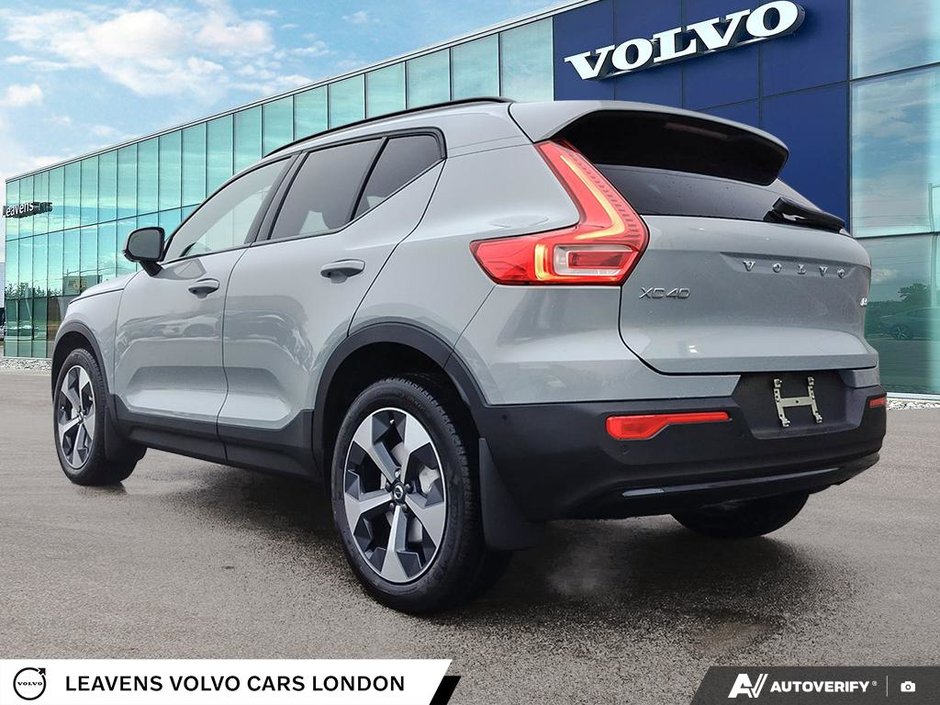 2026 Volvo XC40 PLUS DARK THEME-3