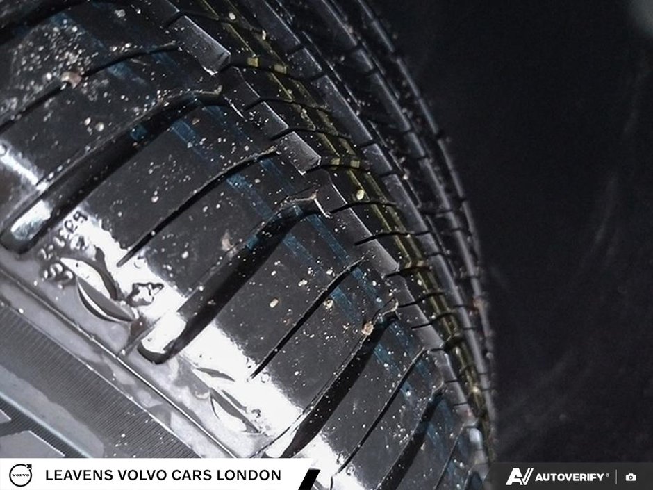 2026 Volvo XC40 PLUS DARK THEME-6