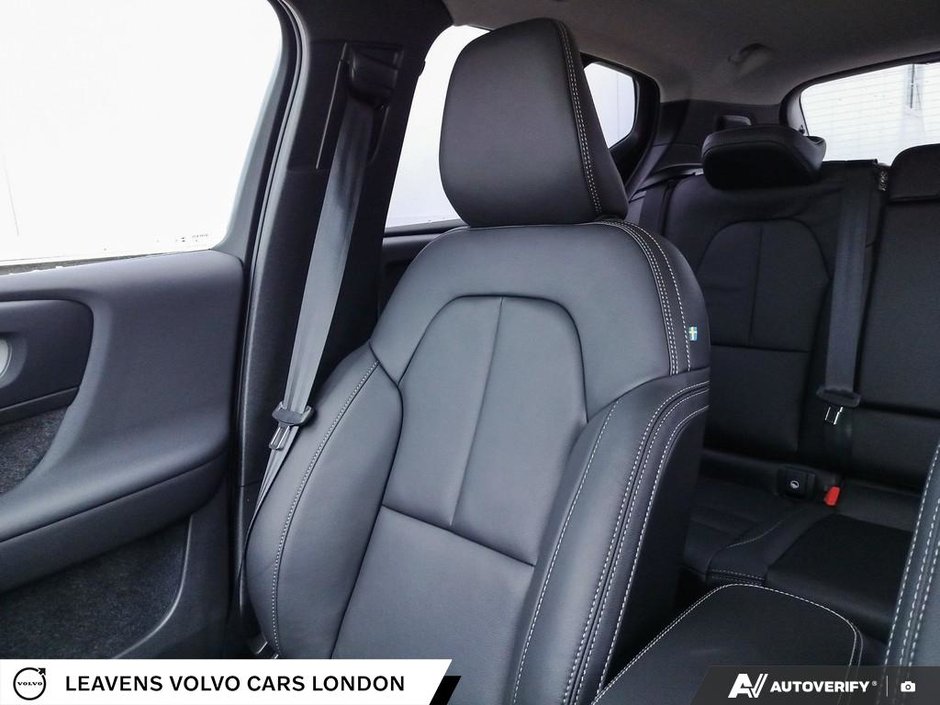 2026 Volvo XC40 PLUS DARK THEME-19