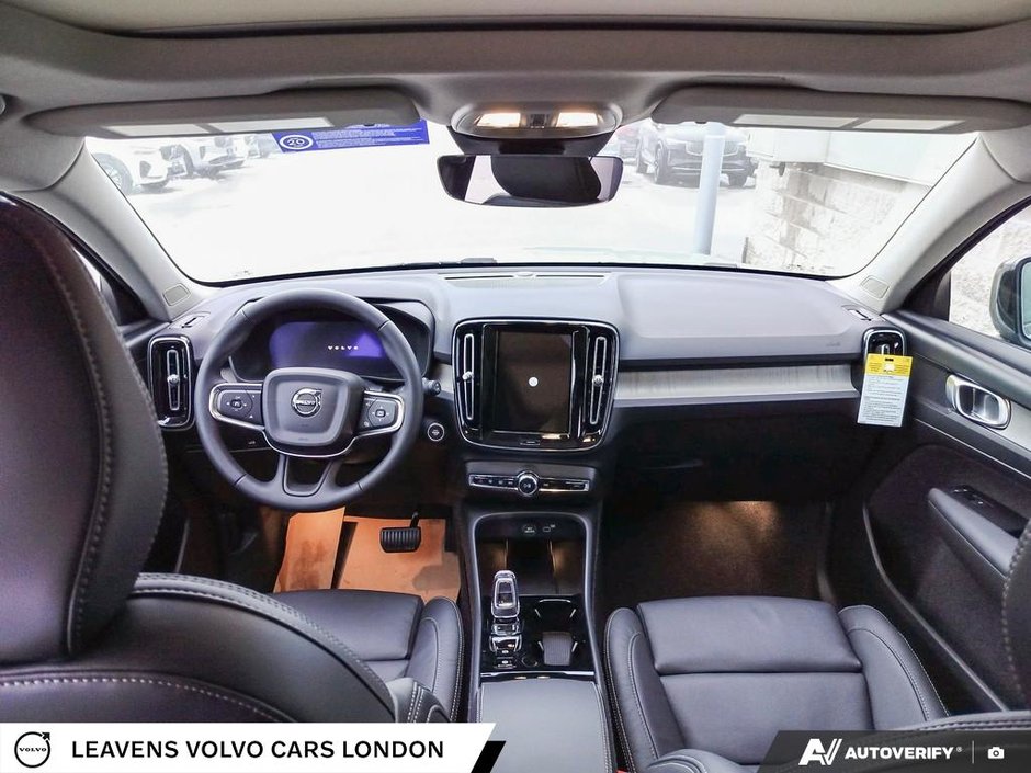 2026 Volvo XC40 PLUS DARK THEME-23