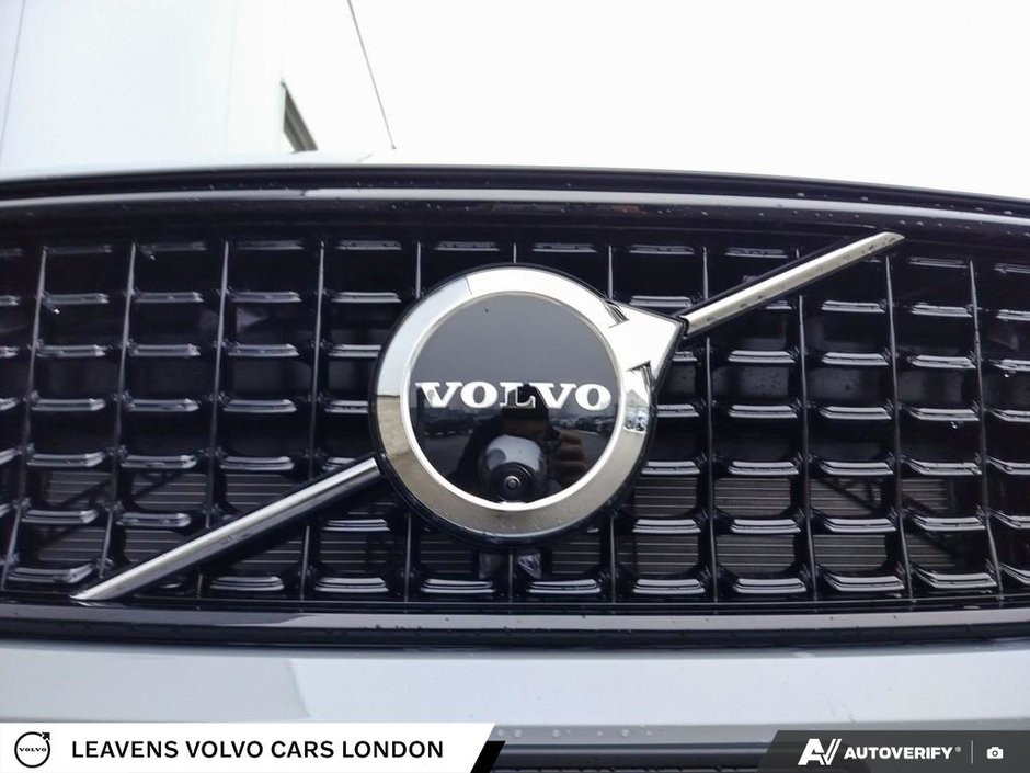 2026 Volvo XC40 PLUS DARK THEME-8