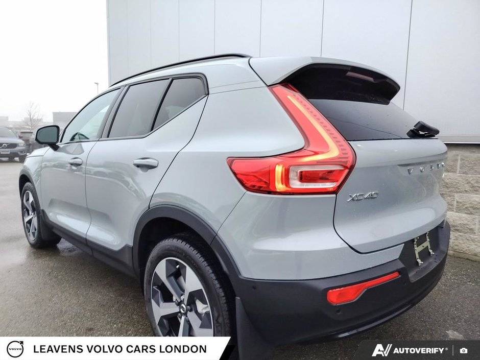 2026 Volvo XC40 PLUS DARK THEME-10