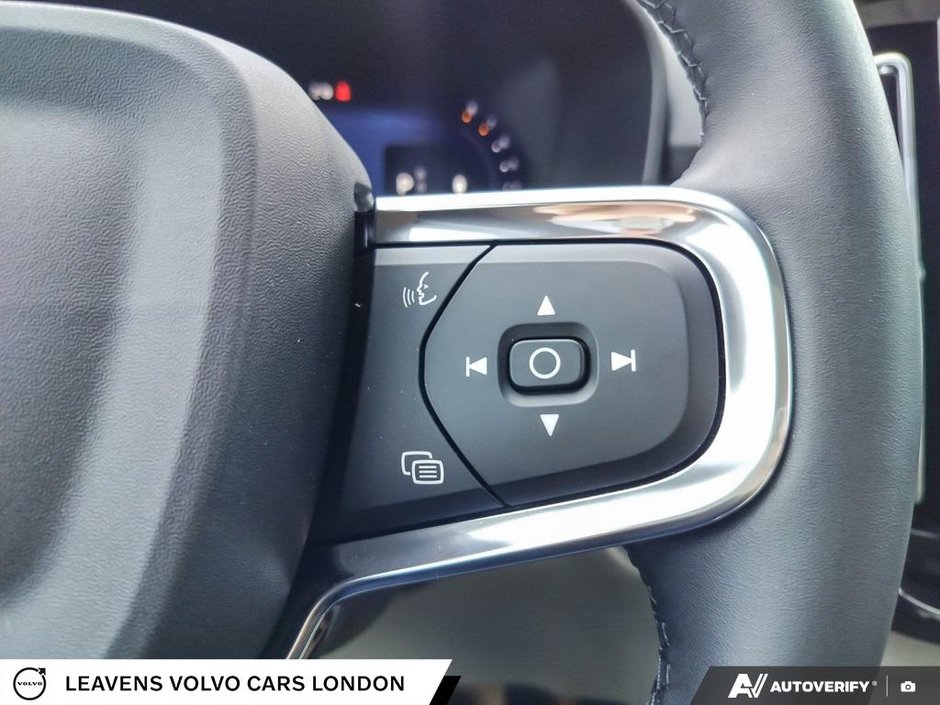 2026 Volvo XC40 PLUS DARK THEME-15