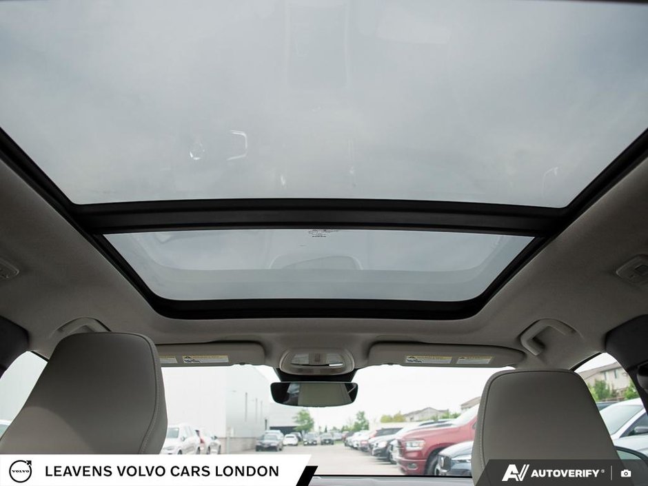 2026 Volvo XC40 PLUS DARK THEME-25