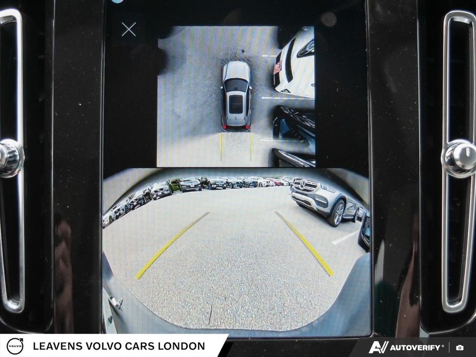 2026 Volvo XC40 PLUS DARK THEME-26
