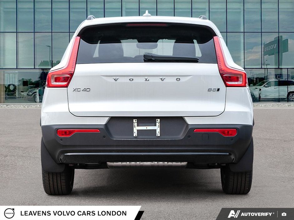 2026 Volvo XC40 PLUS DARK THEME-4