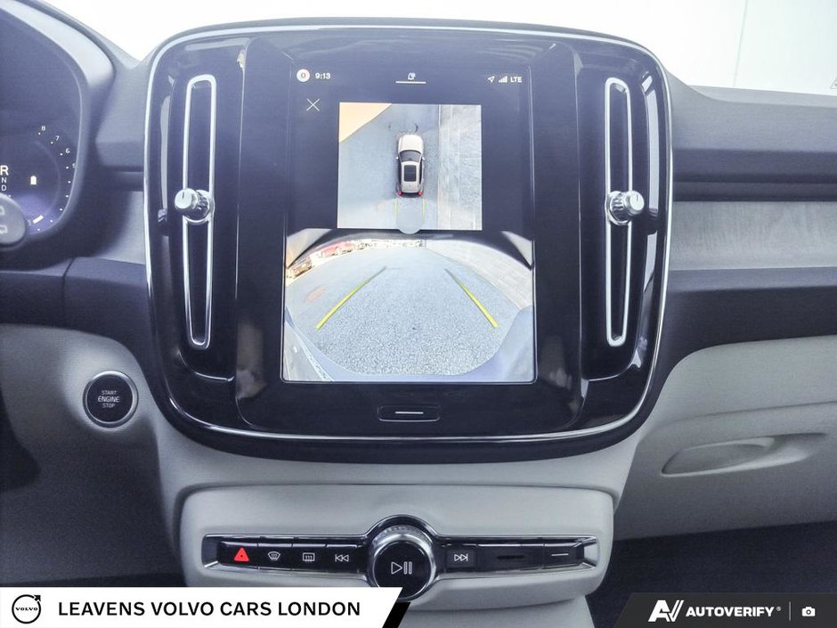 2026 Volvo XC40 PLUS DARK THEME-18