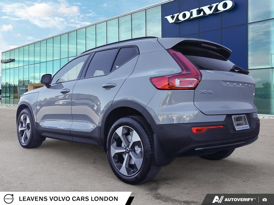 2026 Volvo XC40 PLUS DARK THEME-3