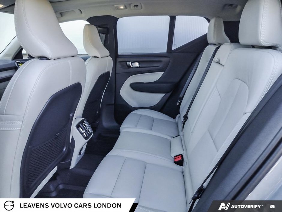 2026 Volvo XC40 PLUS DARK THEME-22