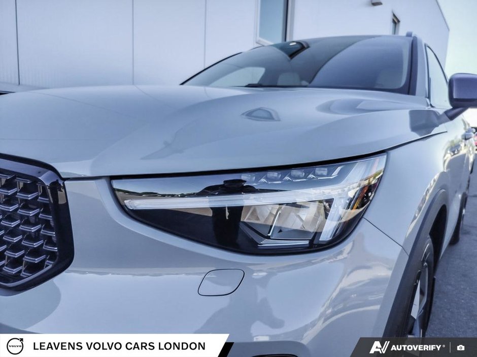 2026 Volvo XC40 PLUS DARK THEME-7