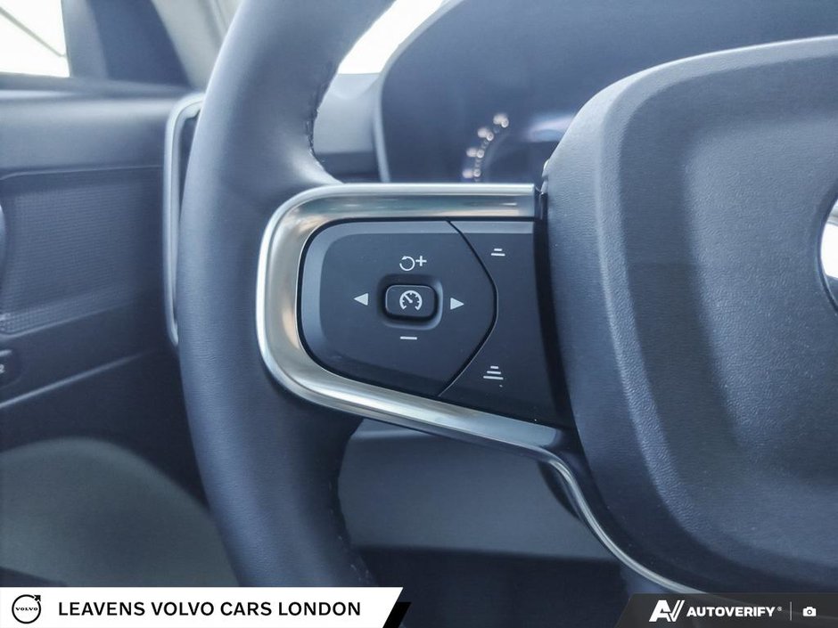 2026 Volvo XC40 PLUS DARK THEME-29