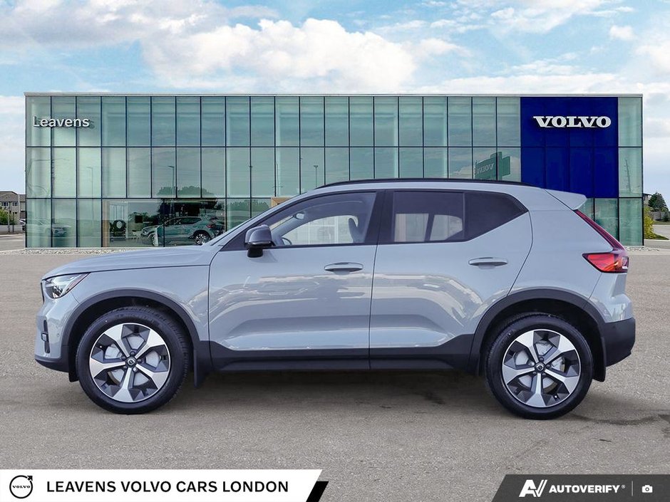 2026 Volvo XC40 PLUS DARK THEME-2