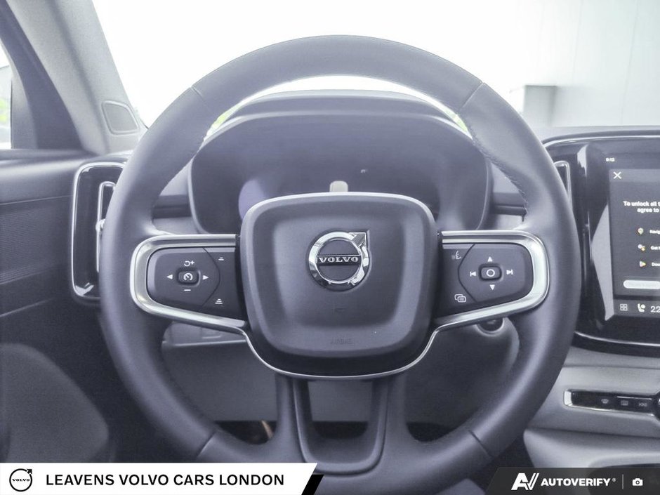 2026 Volvo XC40 PLUS DARK THEME-13