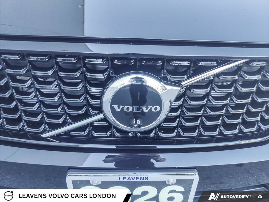 2026 Volvo XC40 PLUS DARK THEME-8