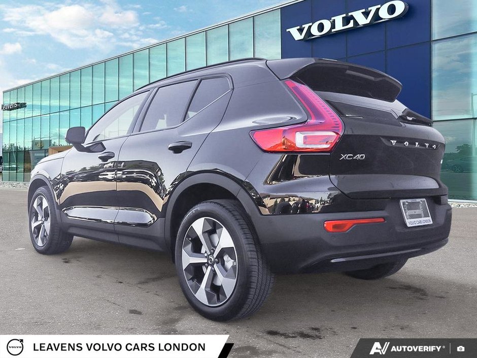2026 Volvo XC40 PLUS DARK THEME-3