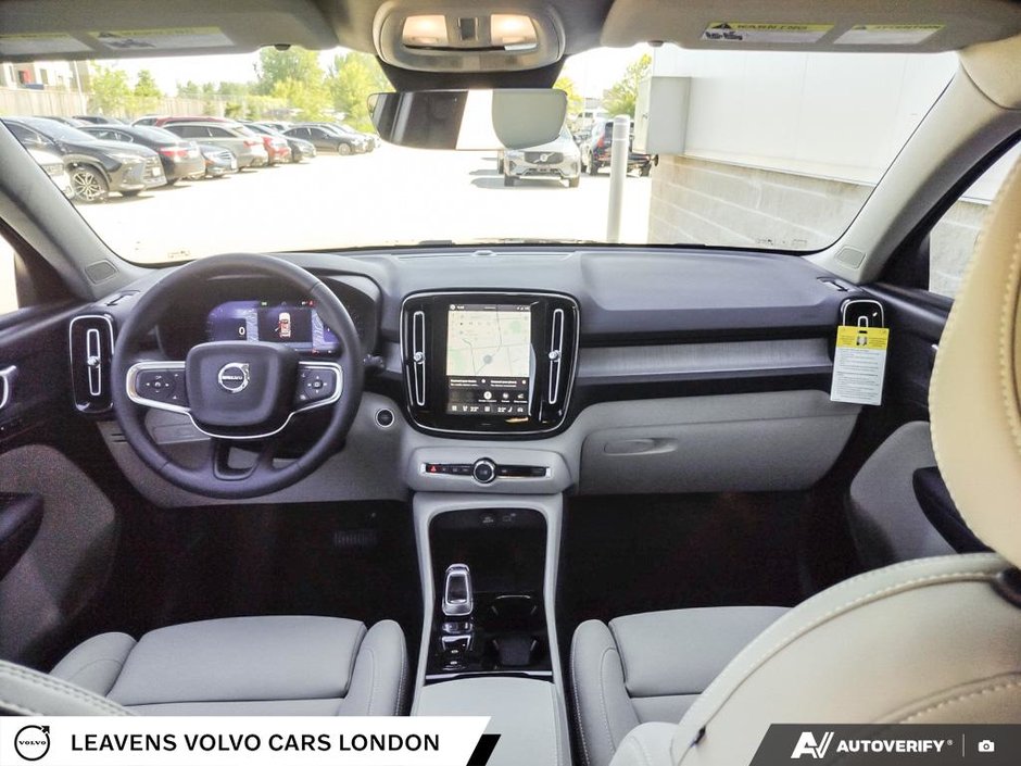 2026 Volvo XC40 PLUS DARK THEME-23