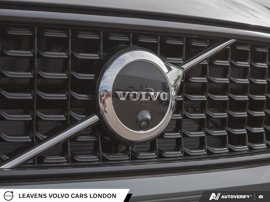 2026 Volvo XC40 ULTRA DARK THEME-8