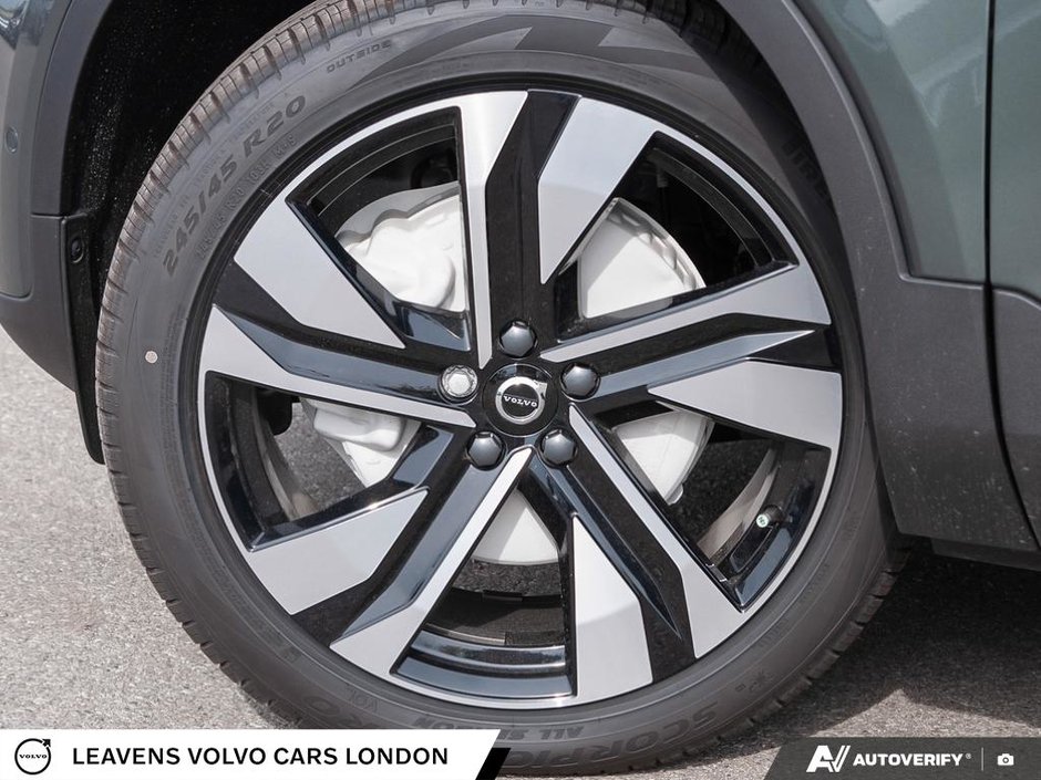 2026 Volvo XC40 ULTRA DARK THEME-5
