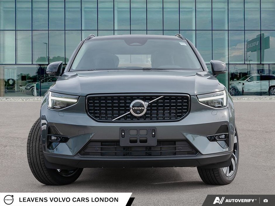 2026 Volvo XC40 ULTRA DARK THEME-1