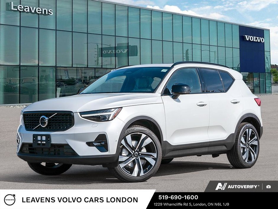 2026 Volvo XC40 ULTRA DARK THEME-0