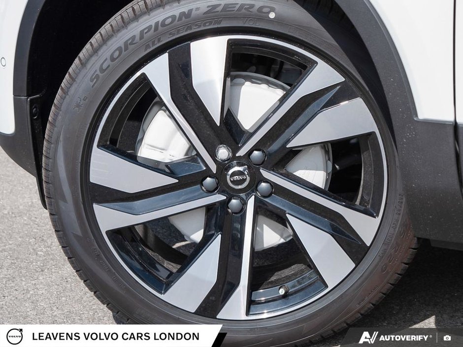 2026 Volvo XC40 ULTRA DARK THEME-5