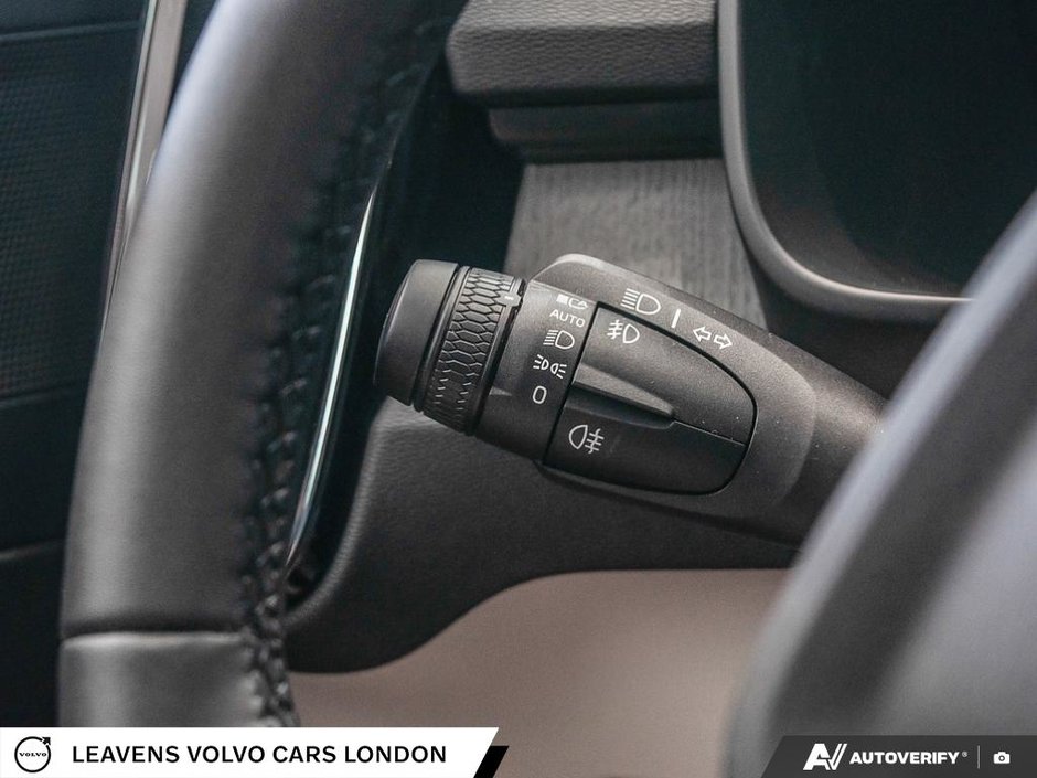 2026 Volvo XC40 PLUS DARK THEME-15