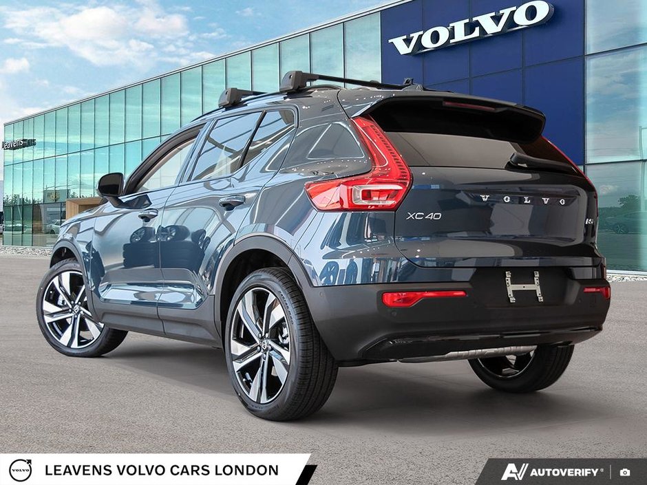 2026 Volvo XC40 PLUS DARK THEME-3