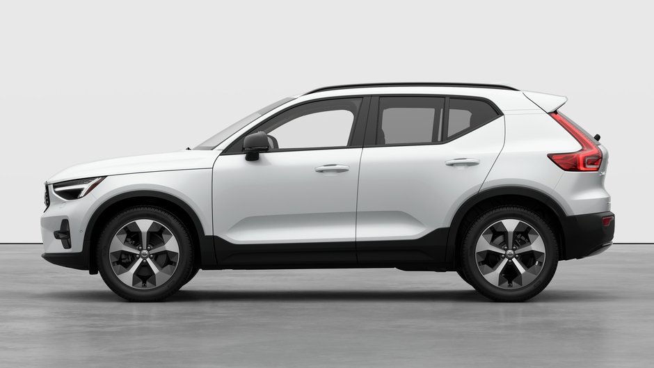 2026 Volvo XC40 PLUS DARK THEME-7