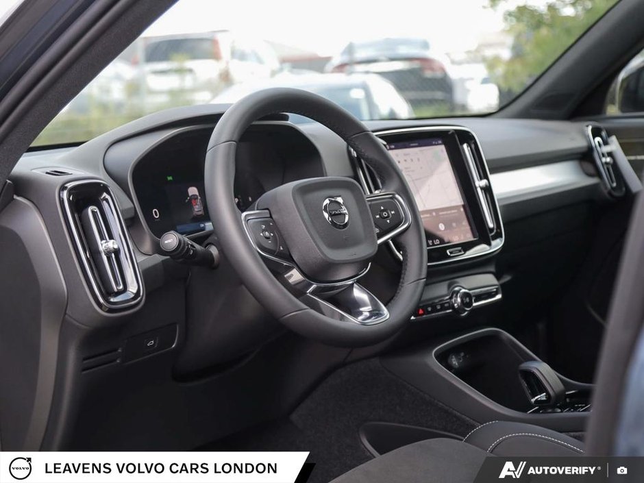 2026 Volvo XC40 ULTRA BLACK EDITION-12