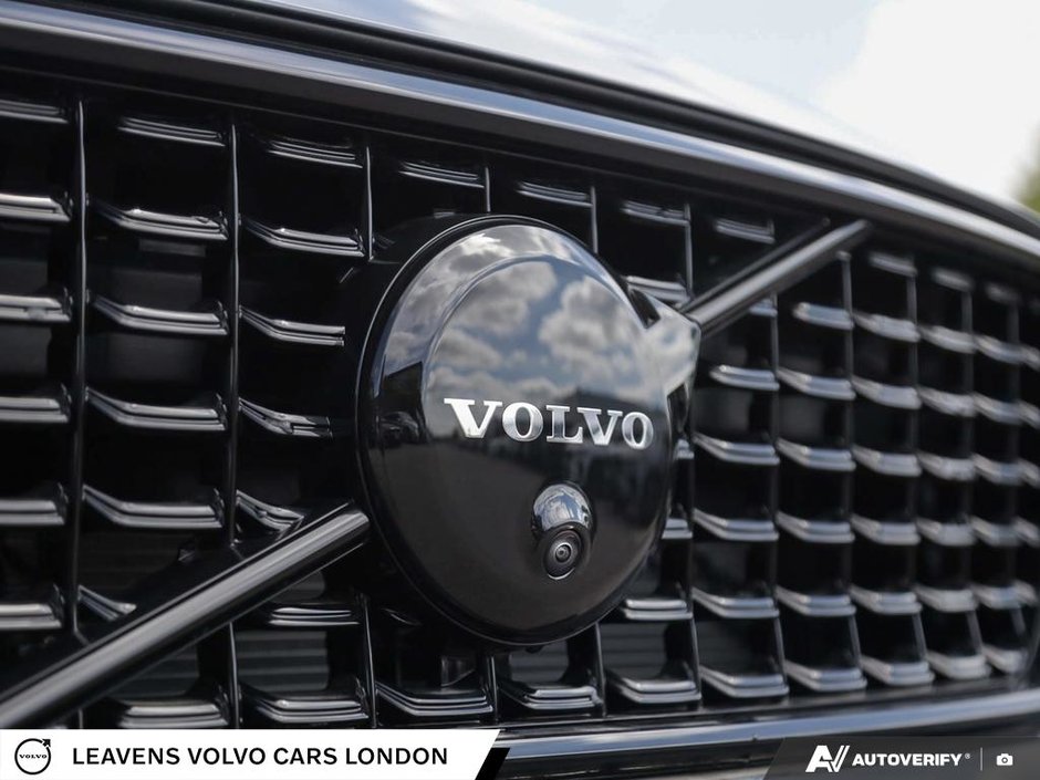2026 Volvo XC40 ULTRA BLACK EDITION-8