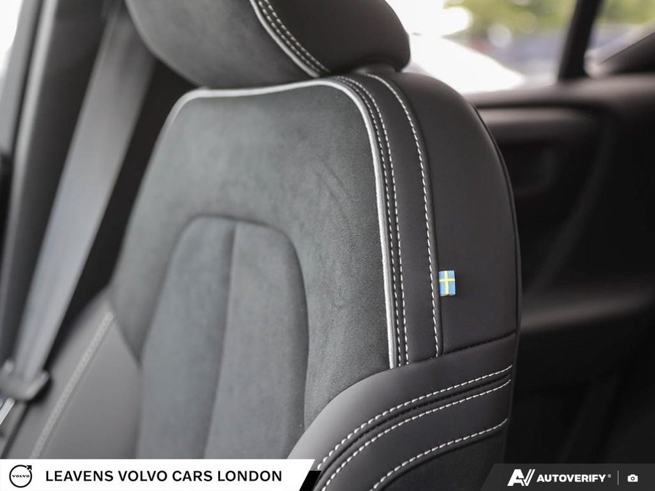 2026 Volvo XC40 ULTRA BLACK EDITION-22