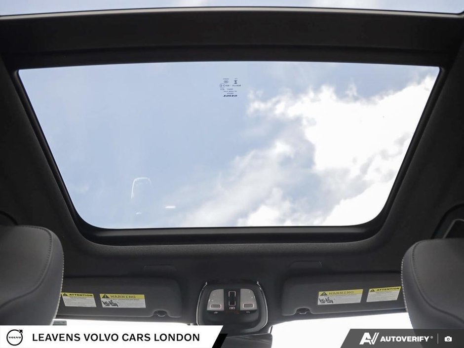 2026 Volvo XC40 ULTRA BLACK EDITION-25