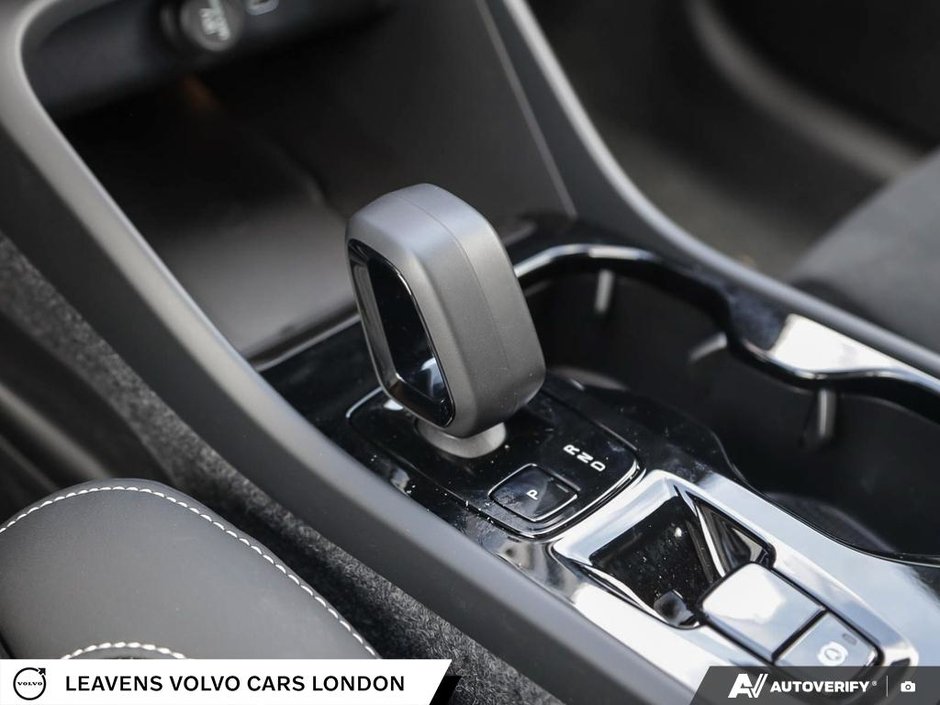 2026 Volvo XC40 ULTRA BLACK EDITION-18