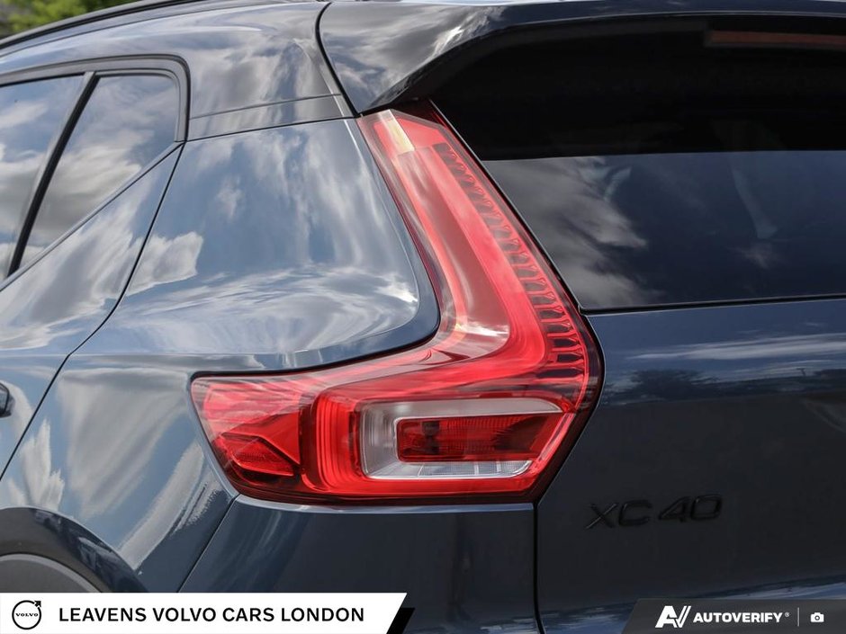 2026 Volvo XC40 ULTRA BLACK EDITION-11