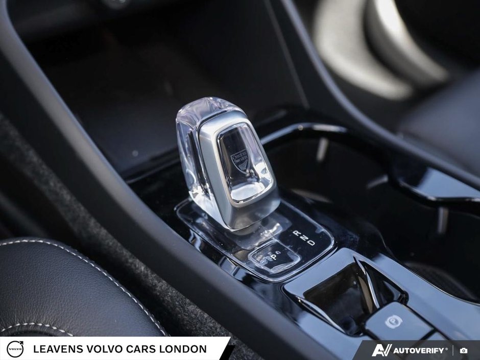 2026 Volvo XC40 PLUS DARK THEME-18