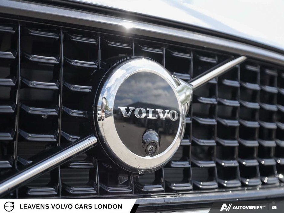 2026 Volvo XC40 PLUS DARK THEME-8